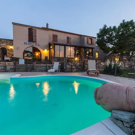Lustincone Hotel 3*